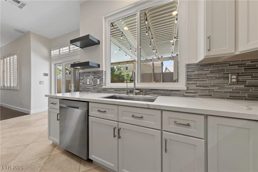 2113 Waterbury, Las Vegas, NV 89134