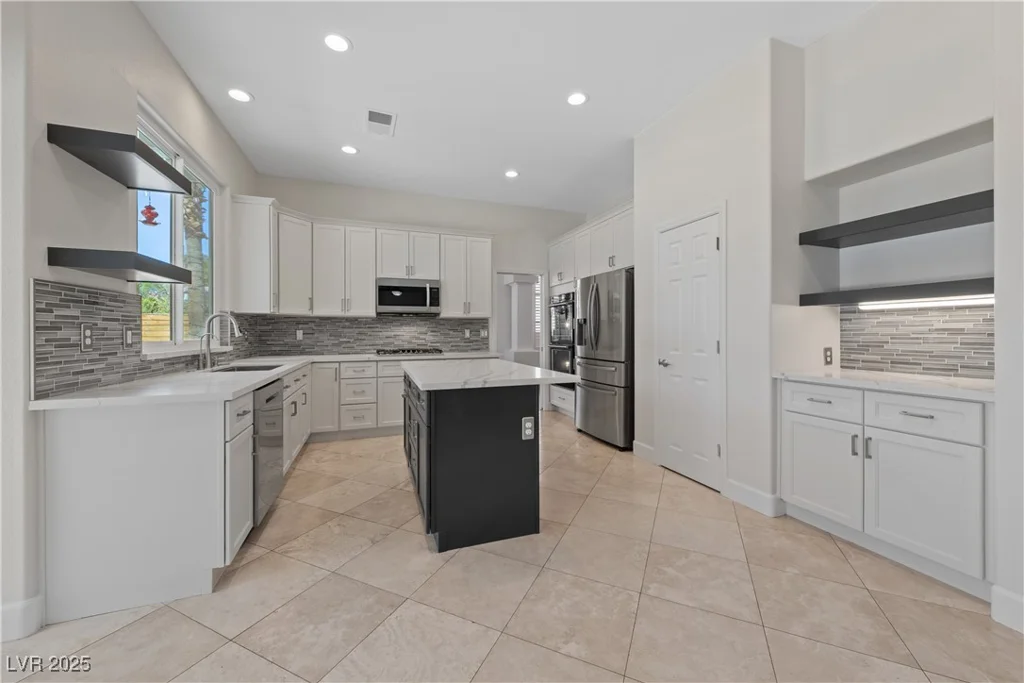 2113 Waterbury, Las Vegas, NV 89134