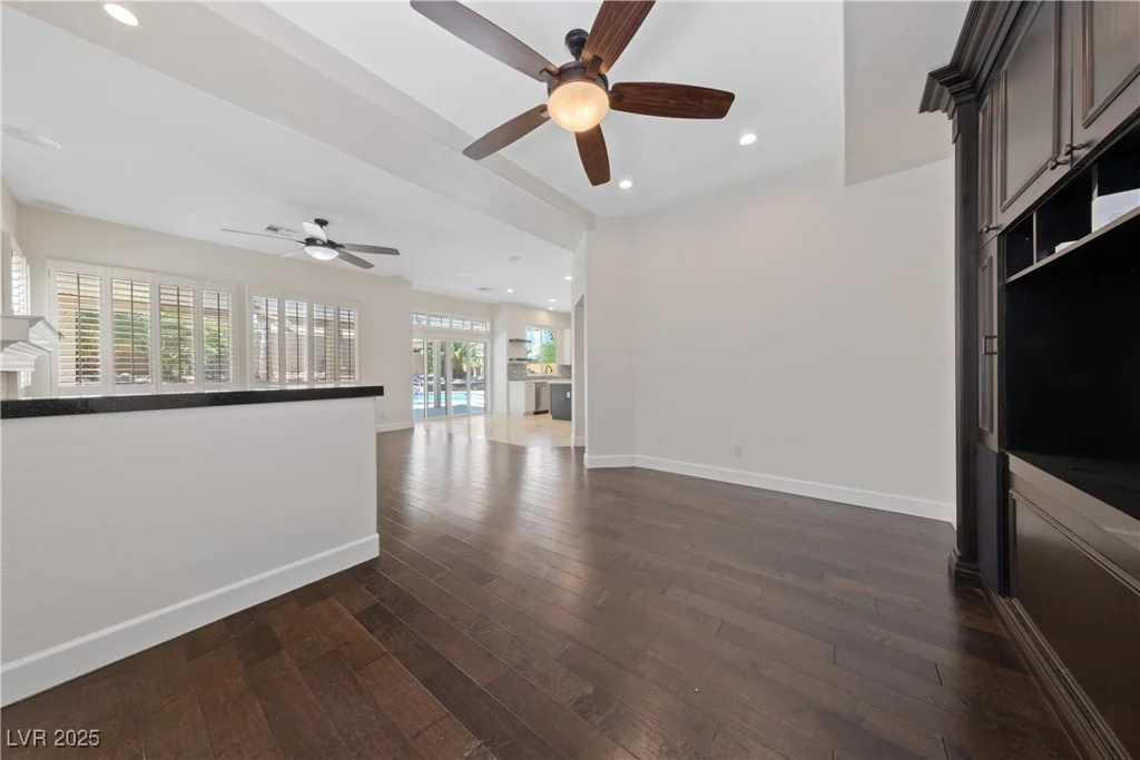 2113 Waterbury, Las Vegas, NV 89134