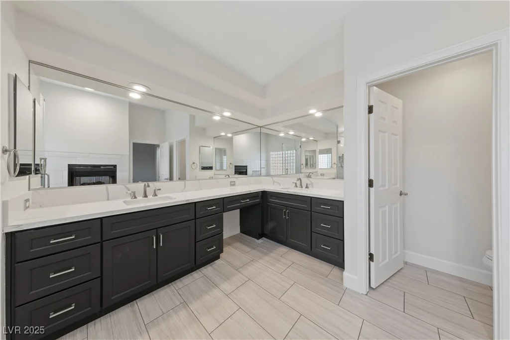 2113 Waterbury, Las Vegas, NV 89134