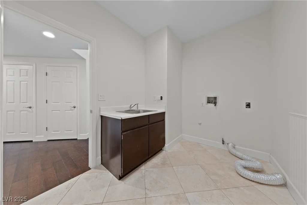 2113 Waterbury, Las Vegas, NV 89134