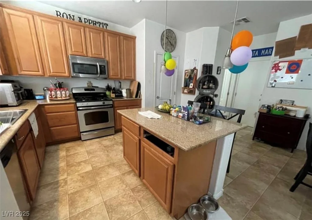 10425 Scotch Elm, Las Vegas, NV 89166