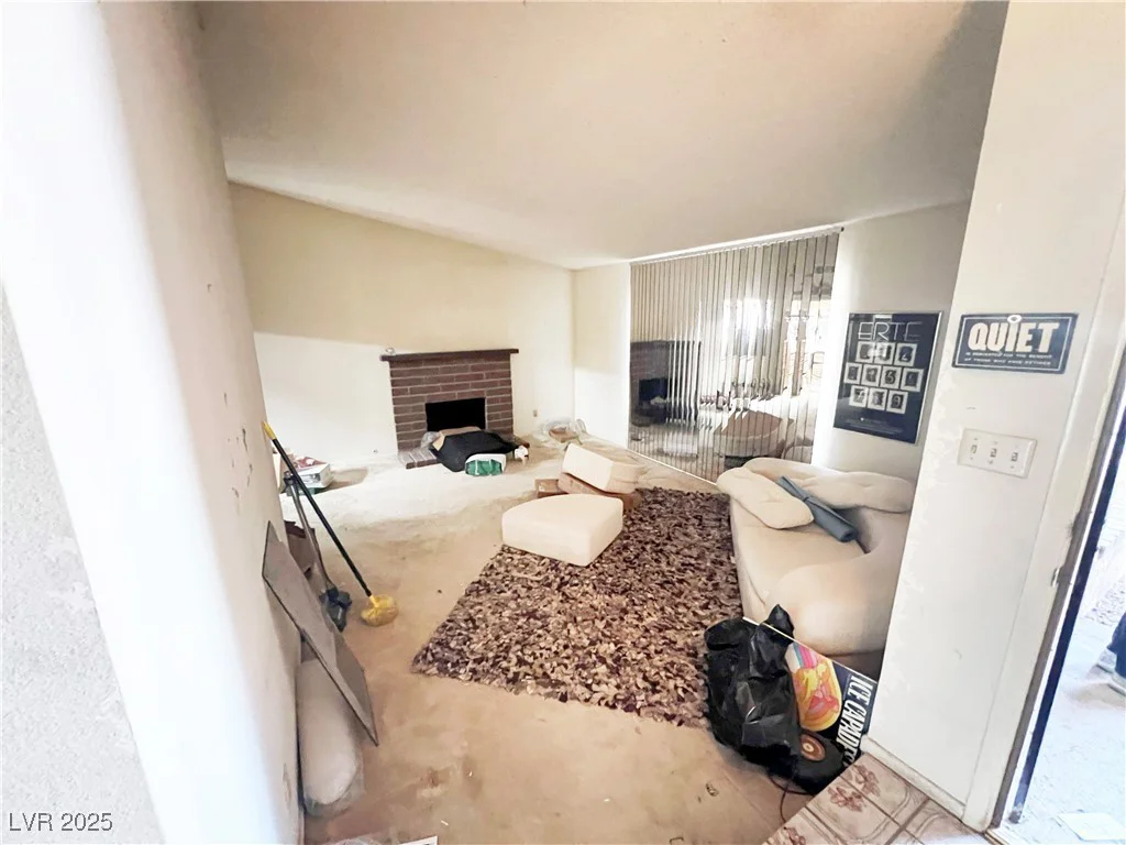 1693 Crest, Las Vegas, NV 89119