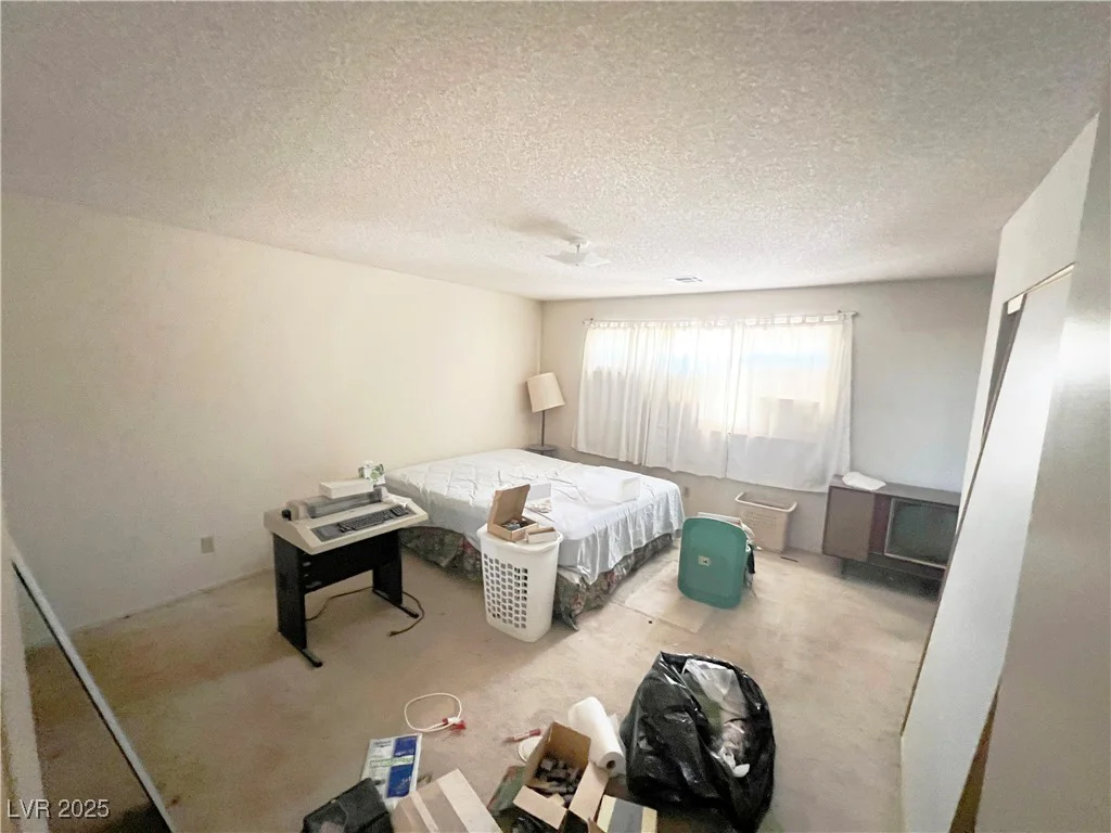 1693 Crest, Las Vegas, NV 89119
