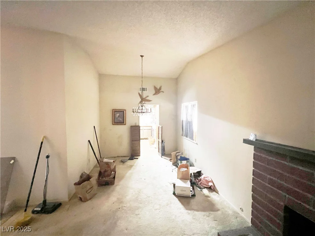 1693 Crest, Las Vegas, NV 89119