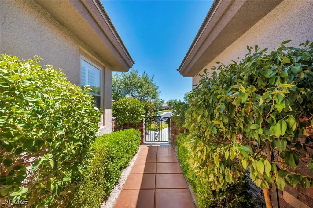 9900 Alegria, Las Vegas, NV 89144