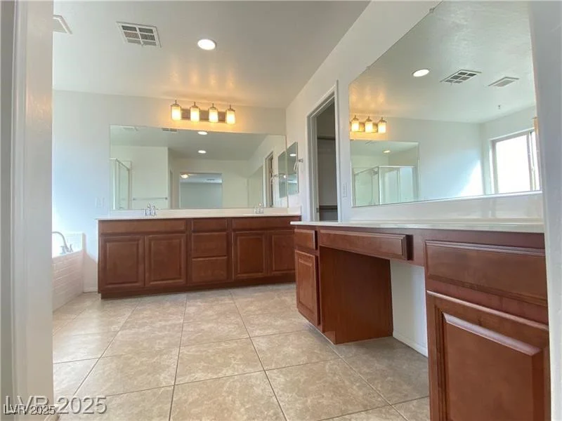 5513 Silent Springs, Las Vegas, NV 89122