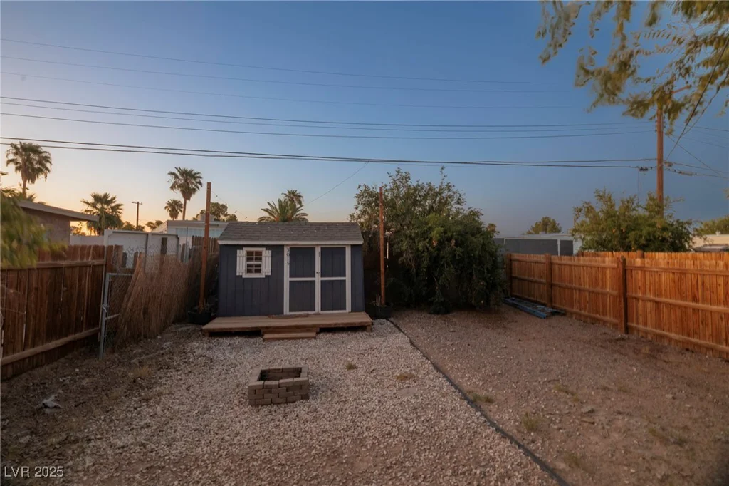 3015 Cedar, Las Vegas, NV 89104