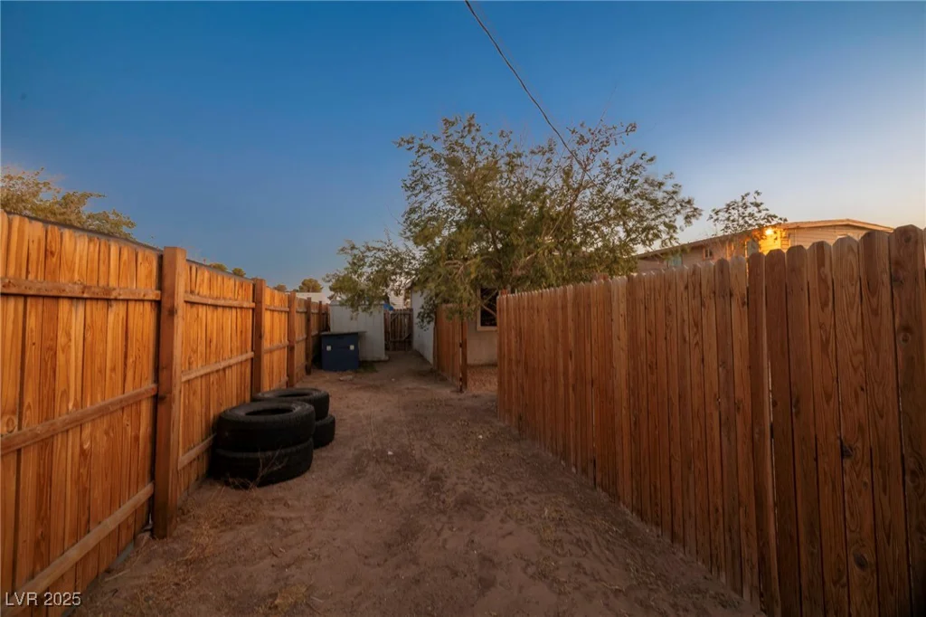 3015 Cedar, Las Vegas, NV 89104