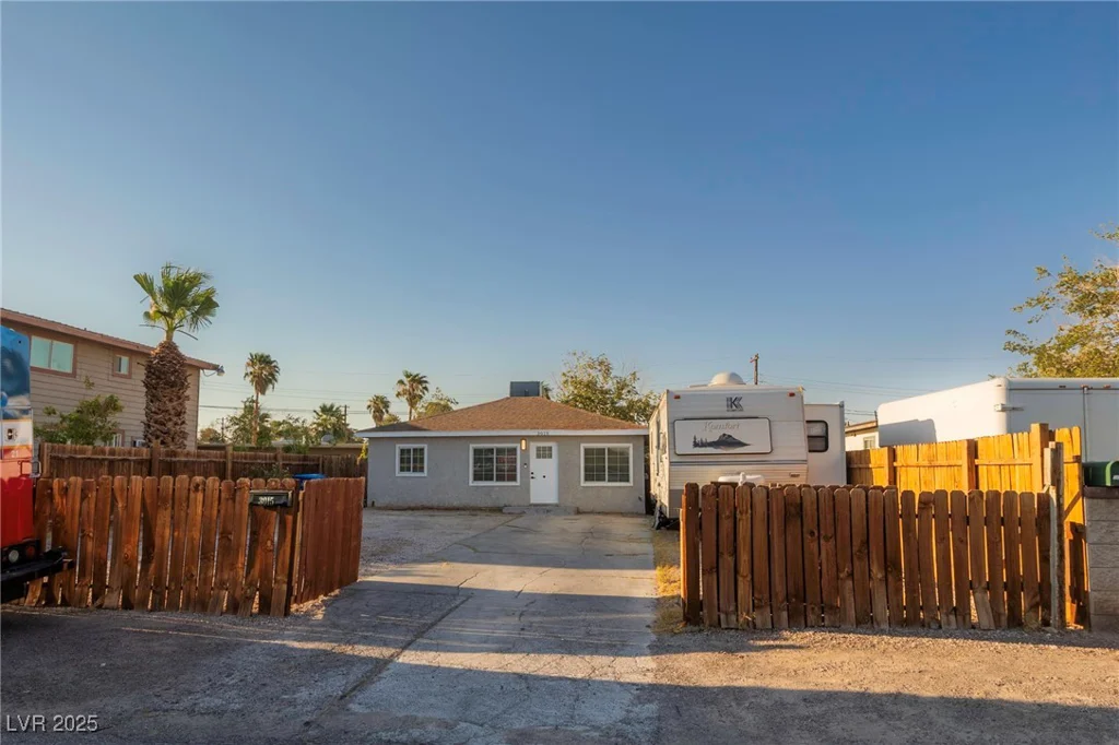 3015 Cedar, Las Vegas, NV 89104