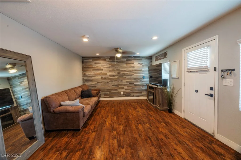 3015 Cedar, Las Vegas, NV 89104