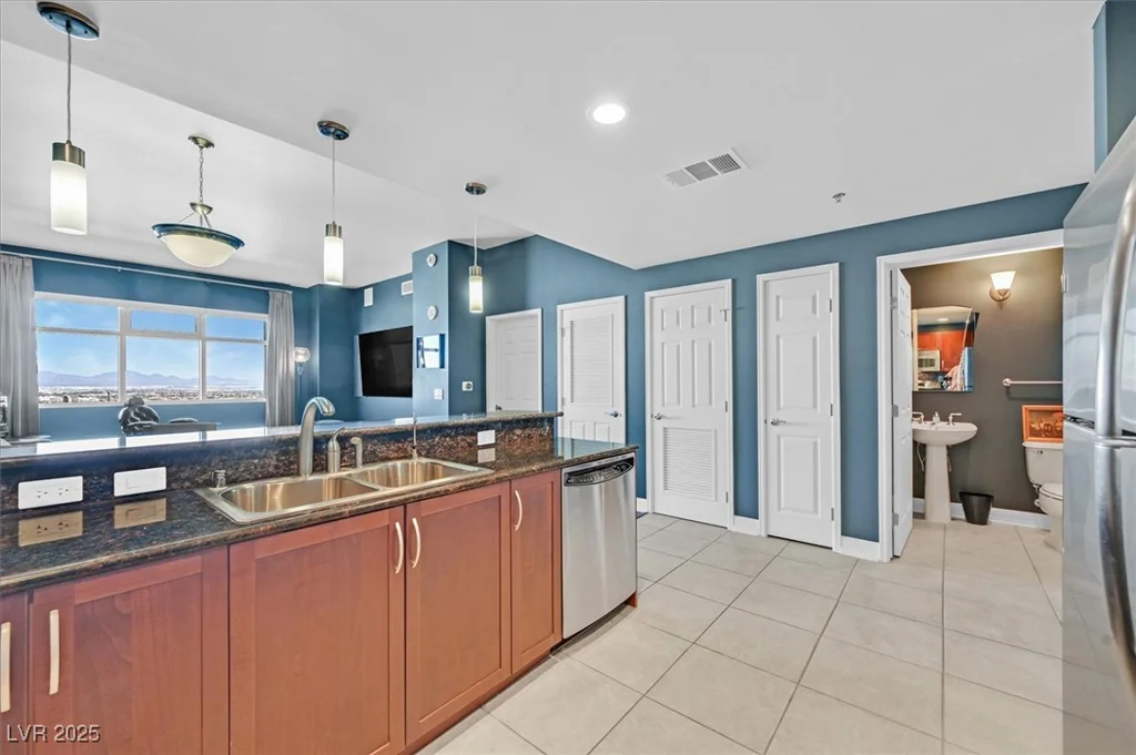 150 Las Vegas, Las Vegas, NV 89101