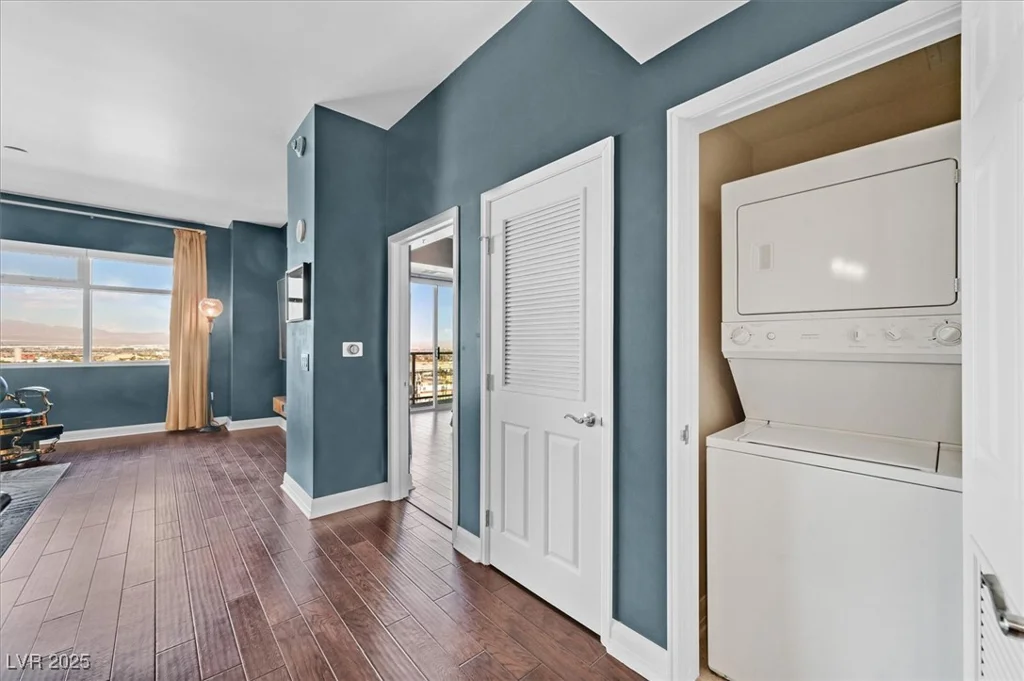 150 Las Vegas, Las Vegas, NV 89101