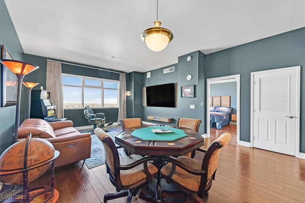 150 Las Vegas, Las Vegas, NV 89101