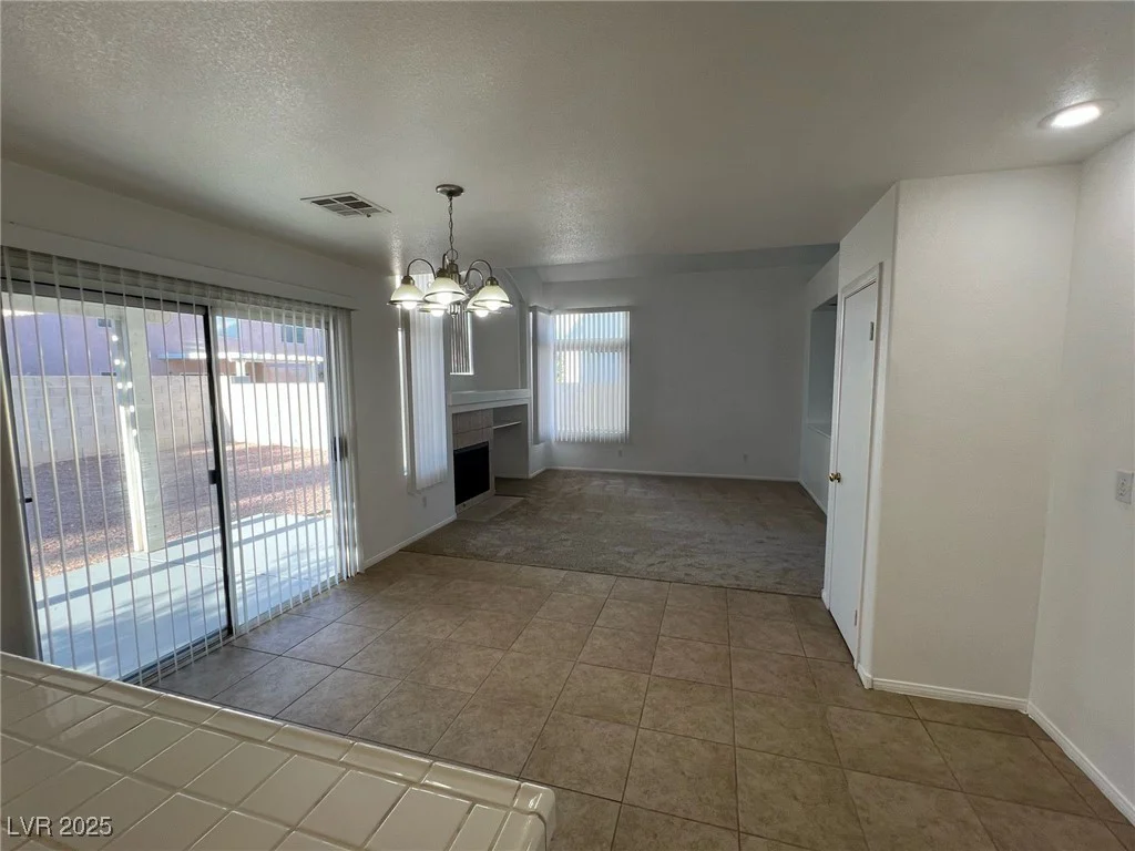 7968 Dinsmore, Las Vegas, NV 89117