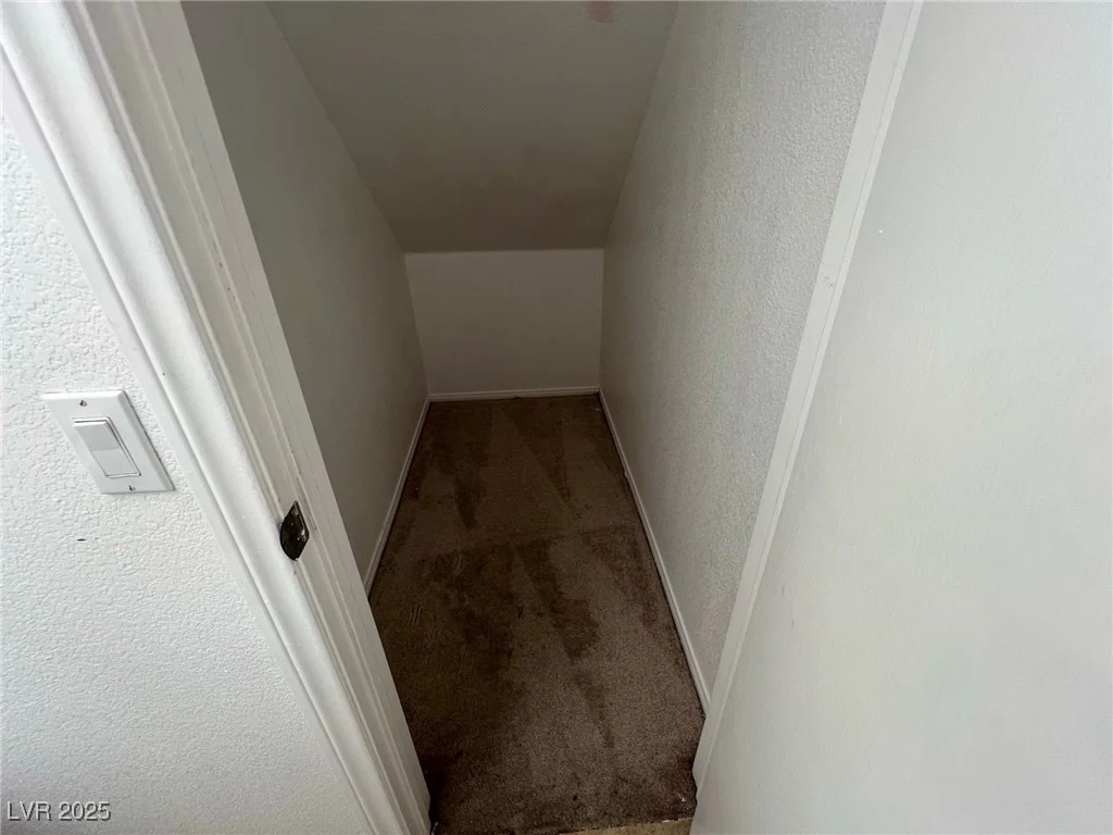 7968 Dinsmore, Las Vegas, NV 89117