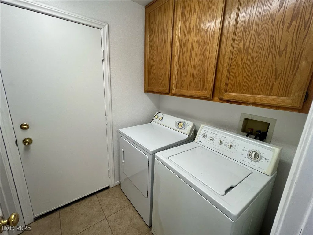 7968 Dinsmore, Las Vegas, NV 89117