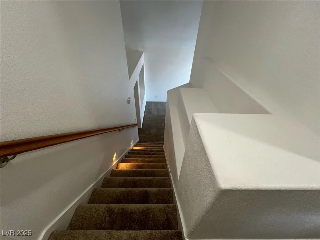 7968 Dinsmore, Las Vegas, NV 89117