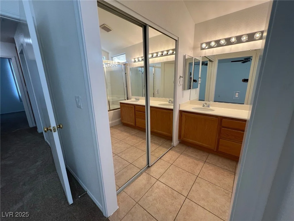 7968 Dinsmore, Las Vegas, NV 89117