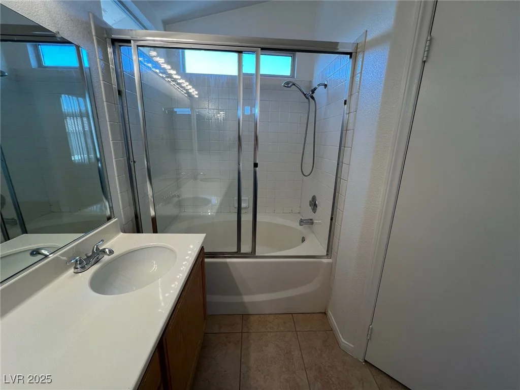 7968 Dinsmore, Las Vegas, NV 89117