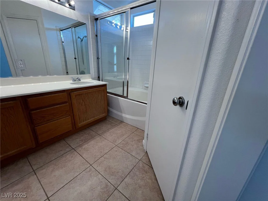 7968 Dinsmore, Las Vegas, NV 89117