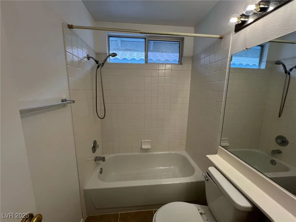 7968 Dinsmore, Las Vegas, NV 89117