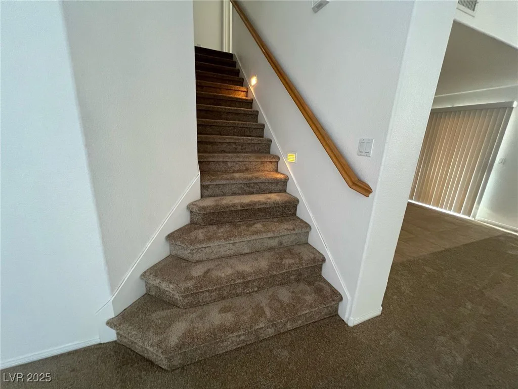 7968 Dinsmore, Las Vegas, NV 89117
