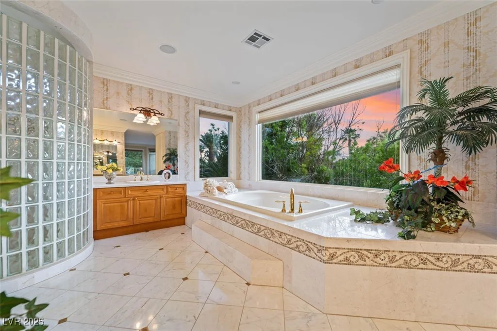 8301 Broad Peak, Las Vegas, NV 89131