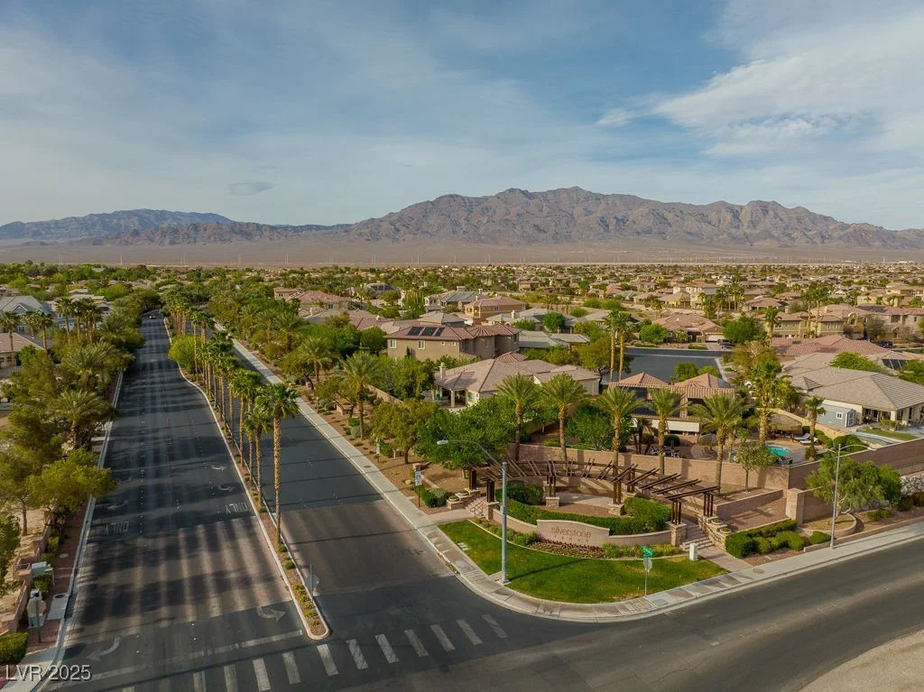 8301 Broad Peak, Las Vegas, NV 89131