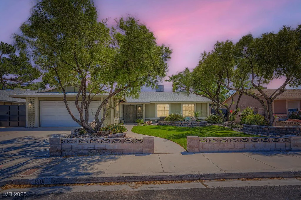 6191 La Palma, Las Vegas, NV 89118
