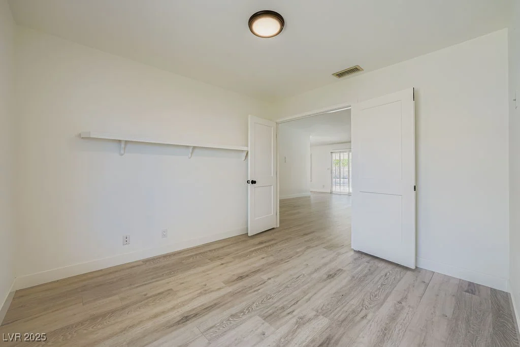 6191 La Palma, Las Vegas, NV 89118