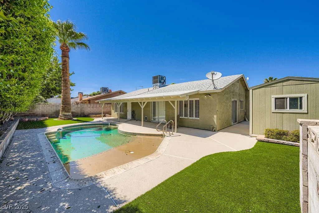 6191 La Palma, Las Vegas, NV 89118