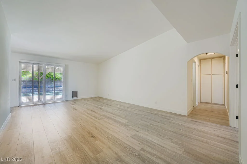 6191 La Palma, Las Vegas, NV 89118