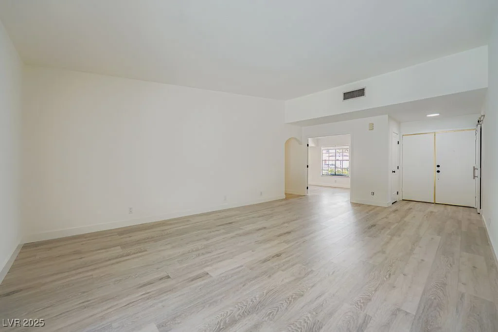 6191 La Palma, Las Vegas, NV 89118