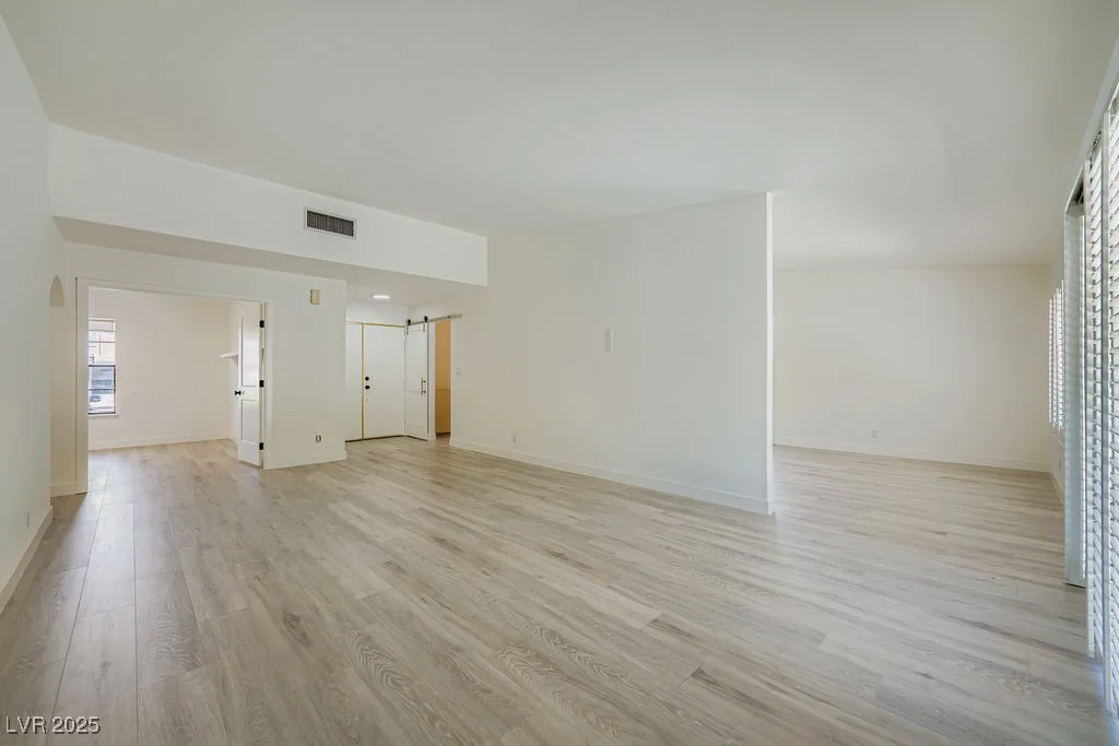6191 La Palma, Las Vegas, NV 89118