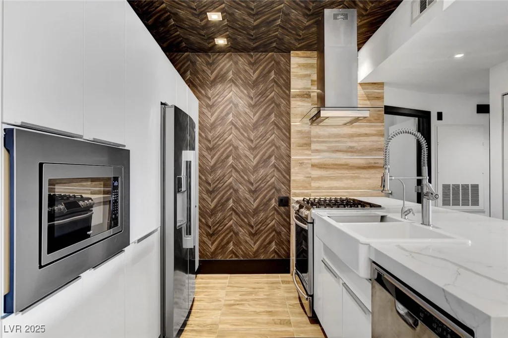 700 Carnegie, Henderson, NV 89052