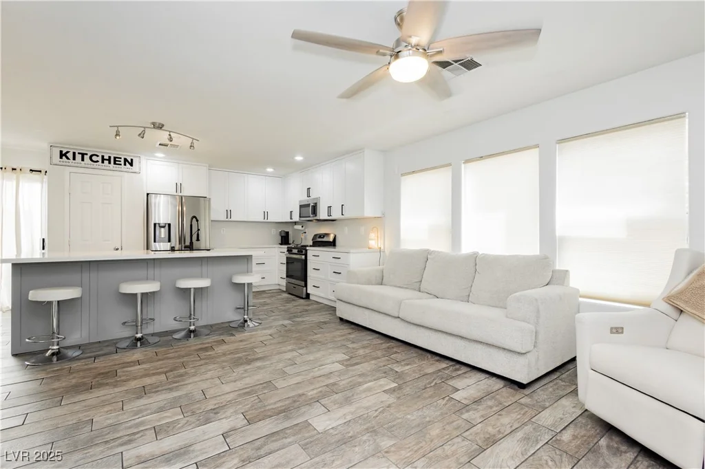 551 Swiss Cottage, Las Vegas, NV 89178