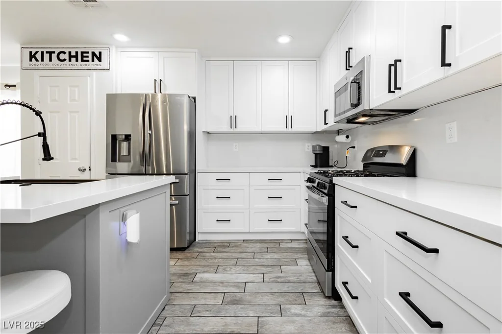 551 Swiss Cottage, Las Vegas, NV 89178