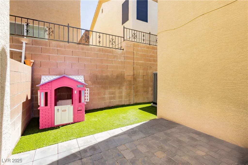551 Swiss Cottage, Las Vegas, NV 89178