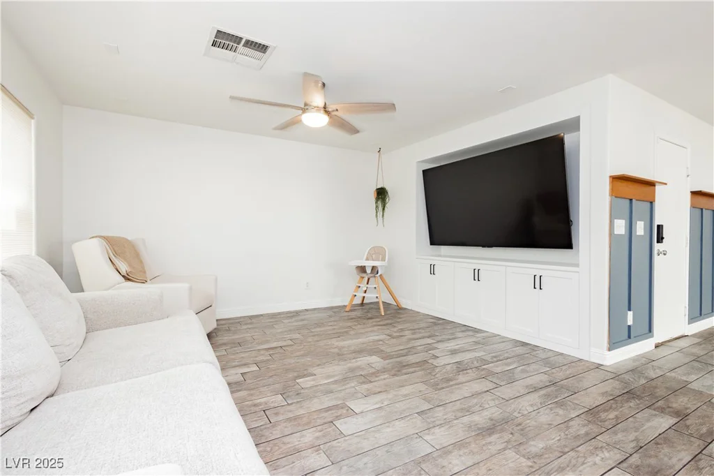 551 Swiss Cottage, Las Vegas, NV 89178