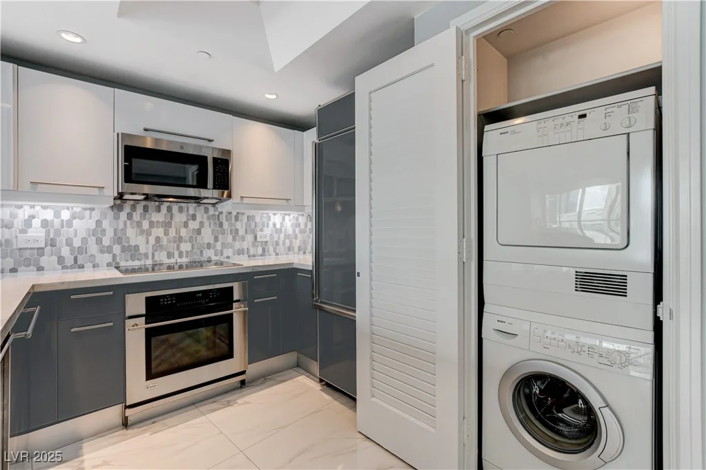 222 Karen, Las Vegas, NV 89109
