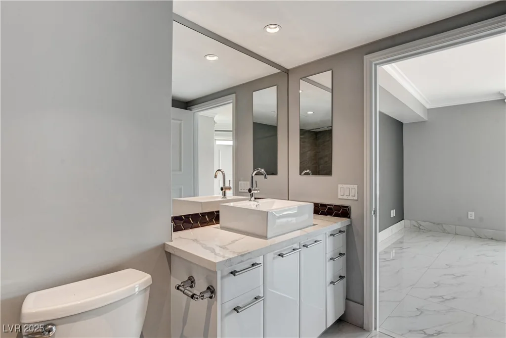 222 Karen, Las Vegas, NV 89109