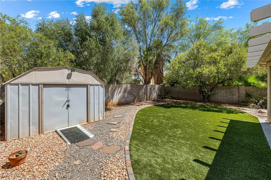 8304 Classic Villa, Las Vegas, NV 89128