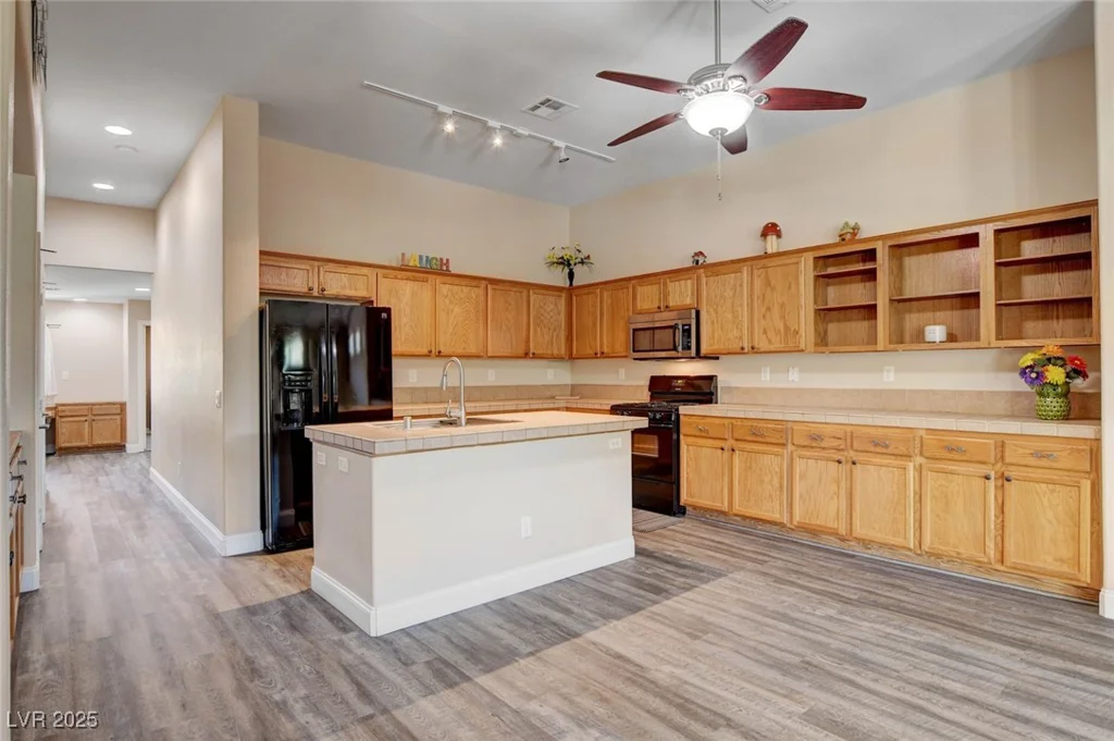 8309 Spanish Meadows, Las Vegas, NV 89131