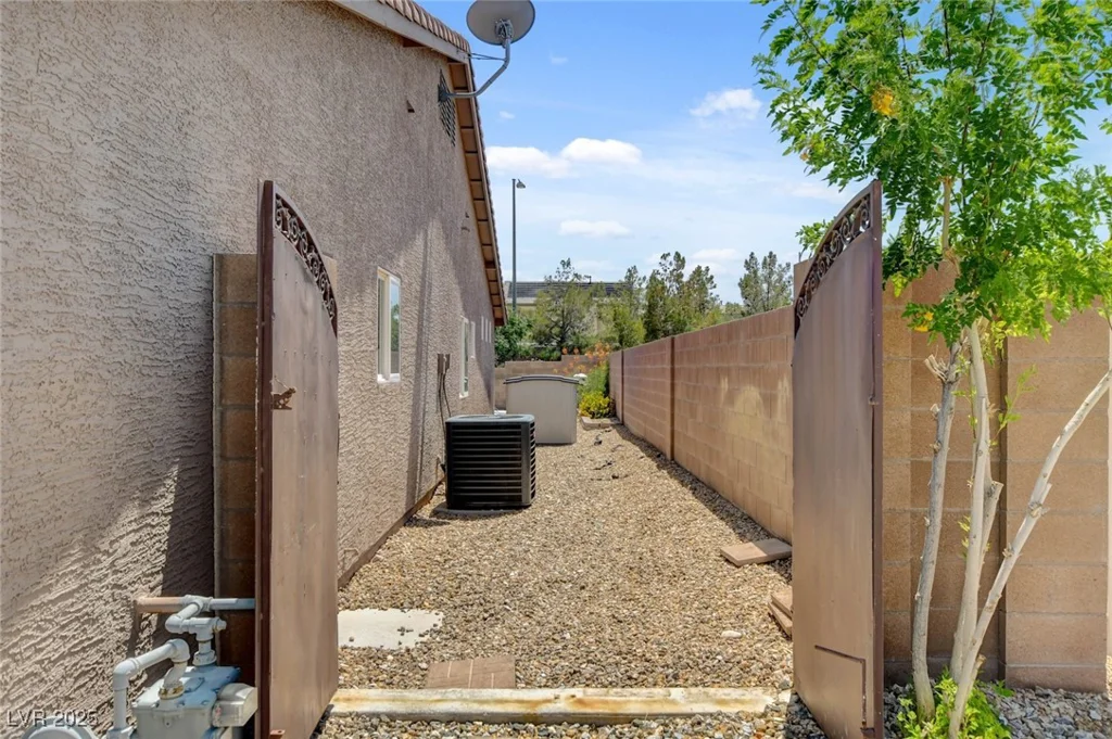 8309 Spanish Meadows, Las Vegas, NV 89131