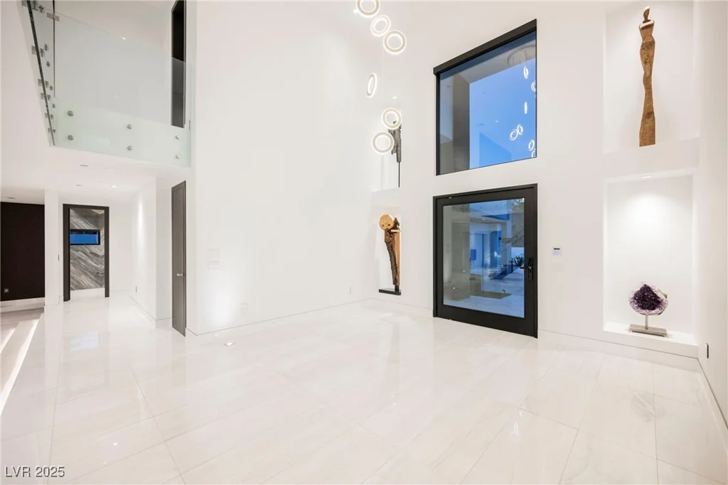 7815 La Madre, Las Vegas, NV 89149