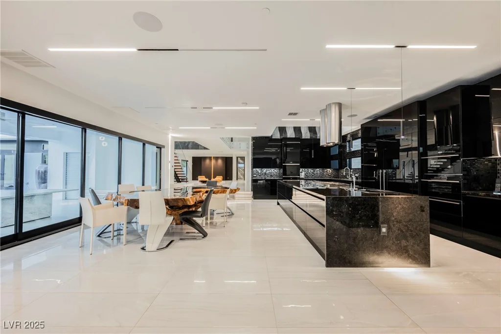 7815 La Madre, Las Vegas, NV 89149