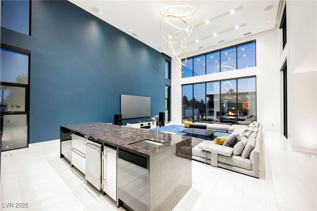 7815 La Madre, Las Vegas, NV 89149