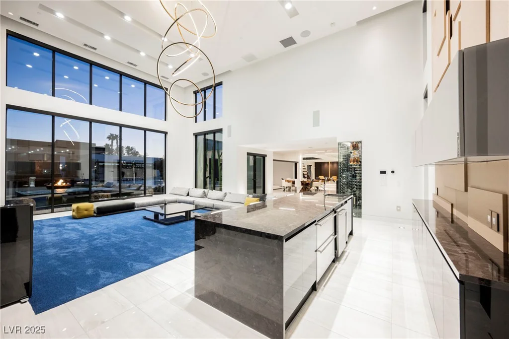 7815 La Madre, Las Vegas, NV 89149