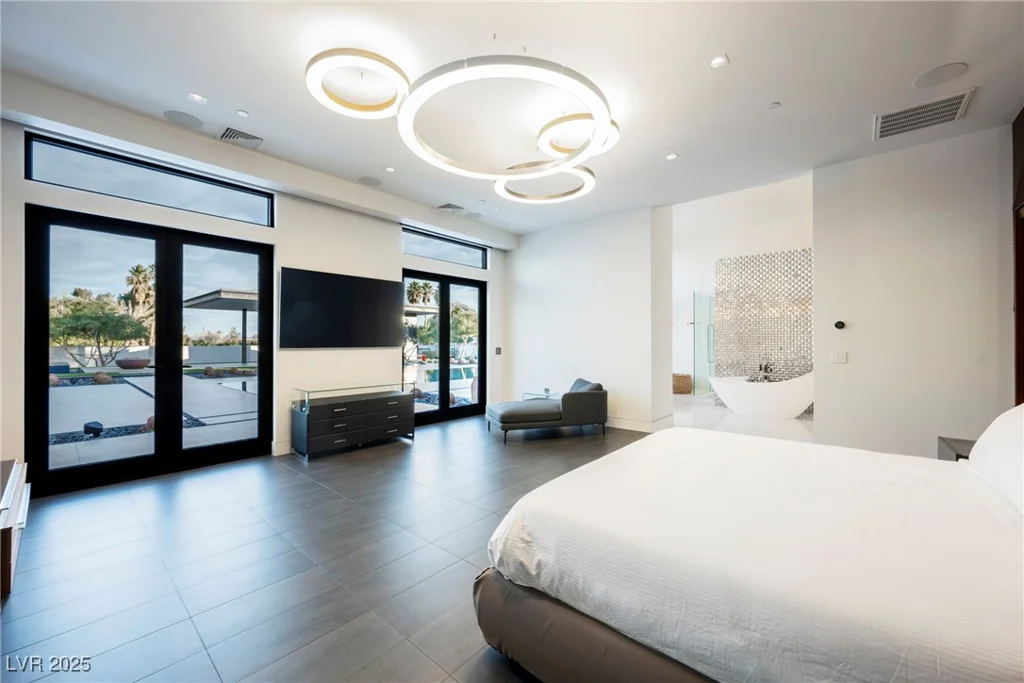 7815 La Madre, Las Vegas, NV 89149